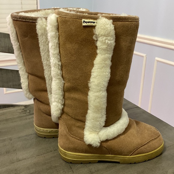 BEARPAW Fleece Lined Boots - Picture 4 of 12